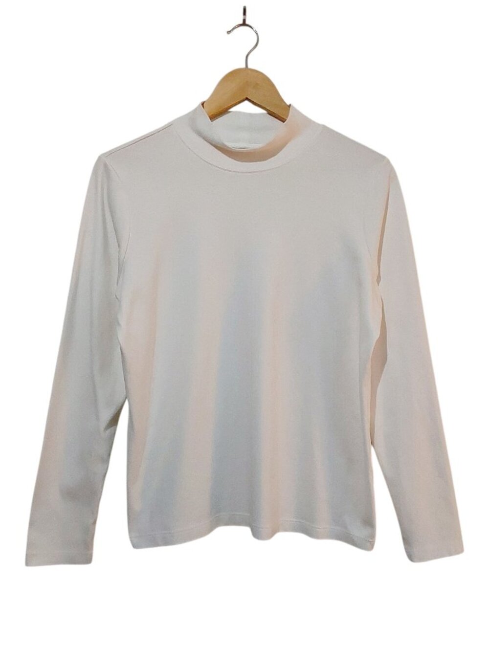 L.L. Bean Like New Supima Cotton White Long-Sleeved Mock Turtleneck Tshirt M-Reg - Picture 2 of 5